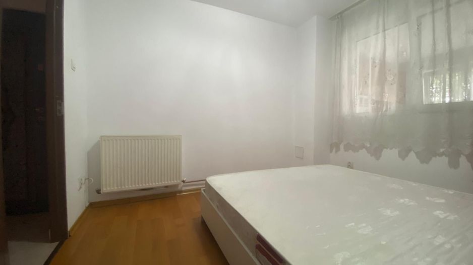 Modificat in 3 camere! Vanzare apartament in Targoviste-Micro 4 - Poză 5