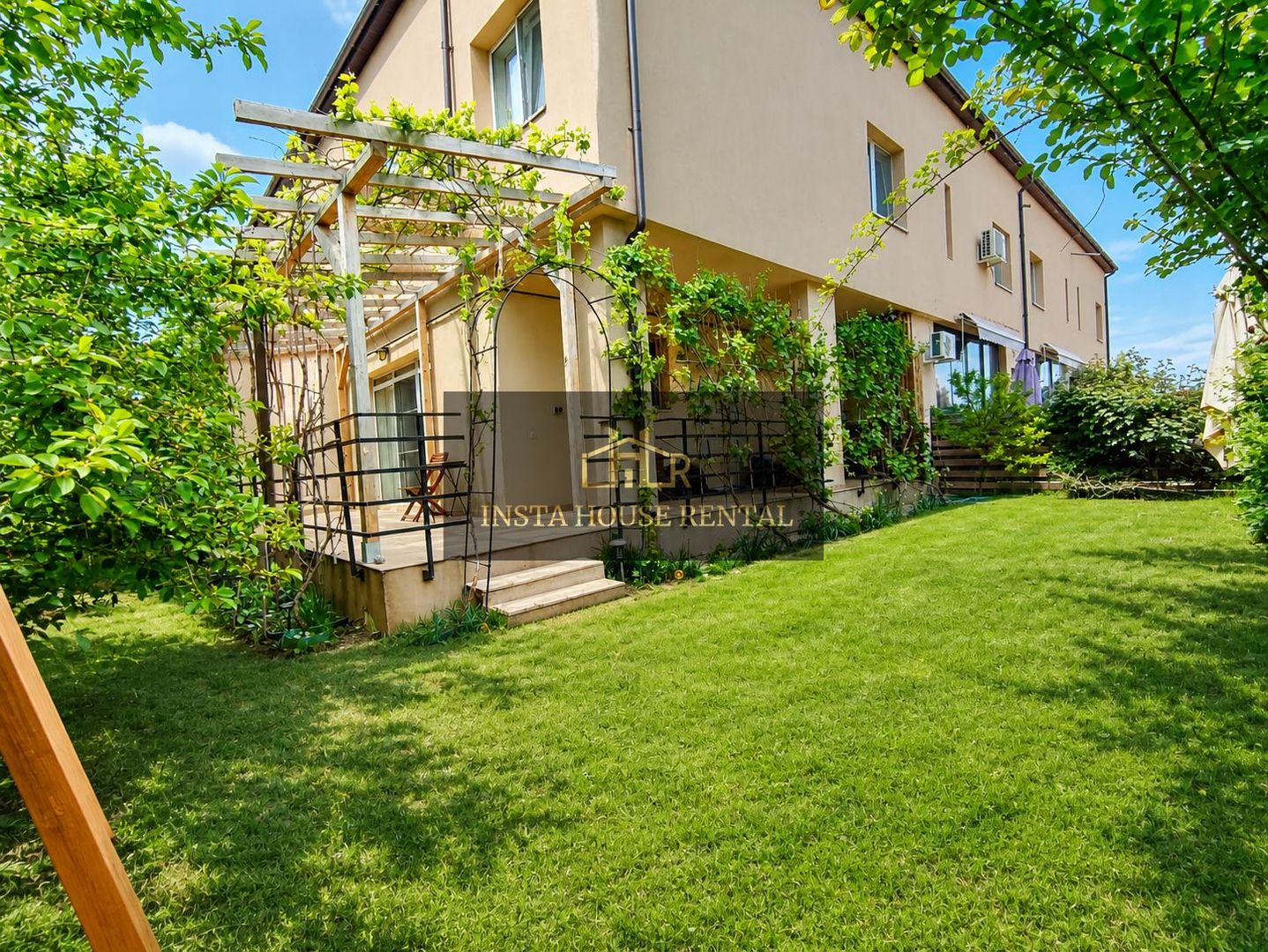 Casa cu gradina Tunari / 2 locuri de parcare - Poză 1