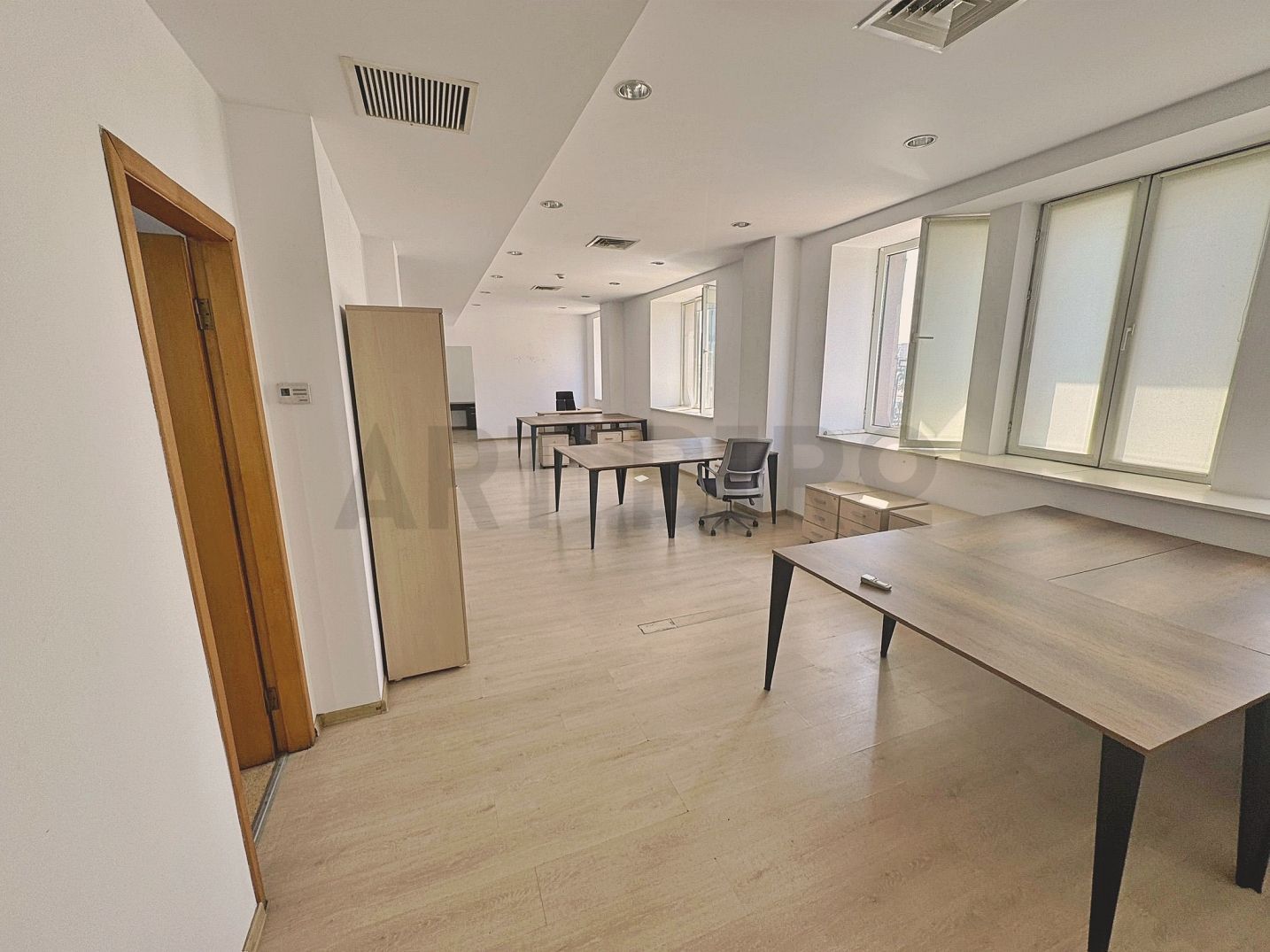 Zero comision, 90mp birou Unirii, arhitectura neoclasica 3' metrou - Poză 1