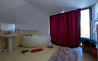 Casa individuala spatioasa de inchiriat in zona Borhanci! - Poză 13