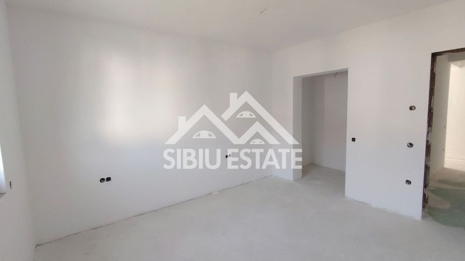 Casa cu garaj si pivnita, in Selimbar, SIbiu - Poză 16