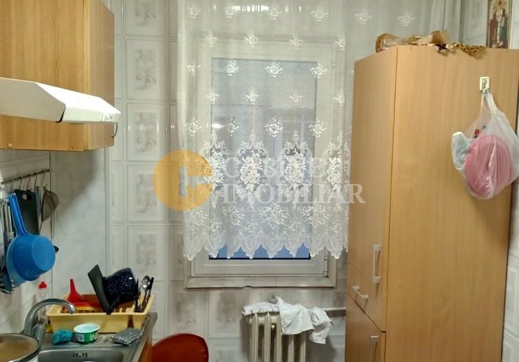 Etaj 1 zona Dacia 3 camere - Poză 2