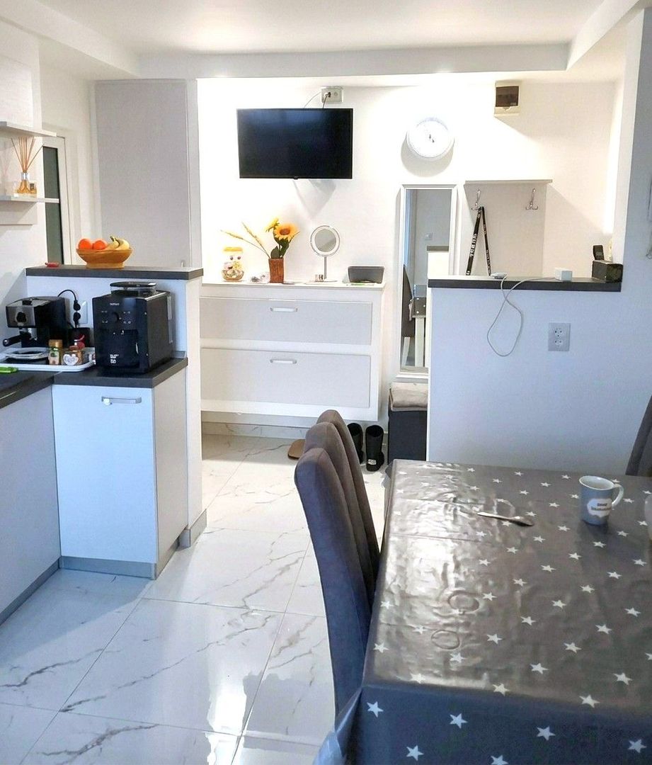 Apartament 2 camere, Cetate, zona piata, et.3, renovat - Poză 3
