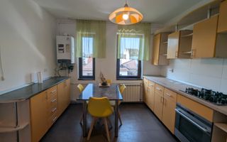 Apartament 3 camere 90 mp utili 2 bai balcon etaj 2 in zona Centrala - Poză 2