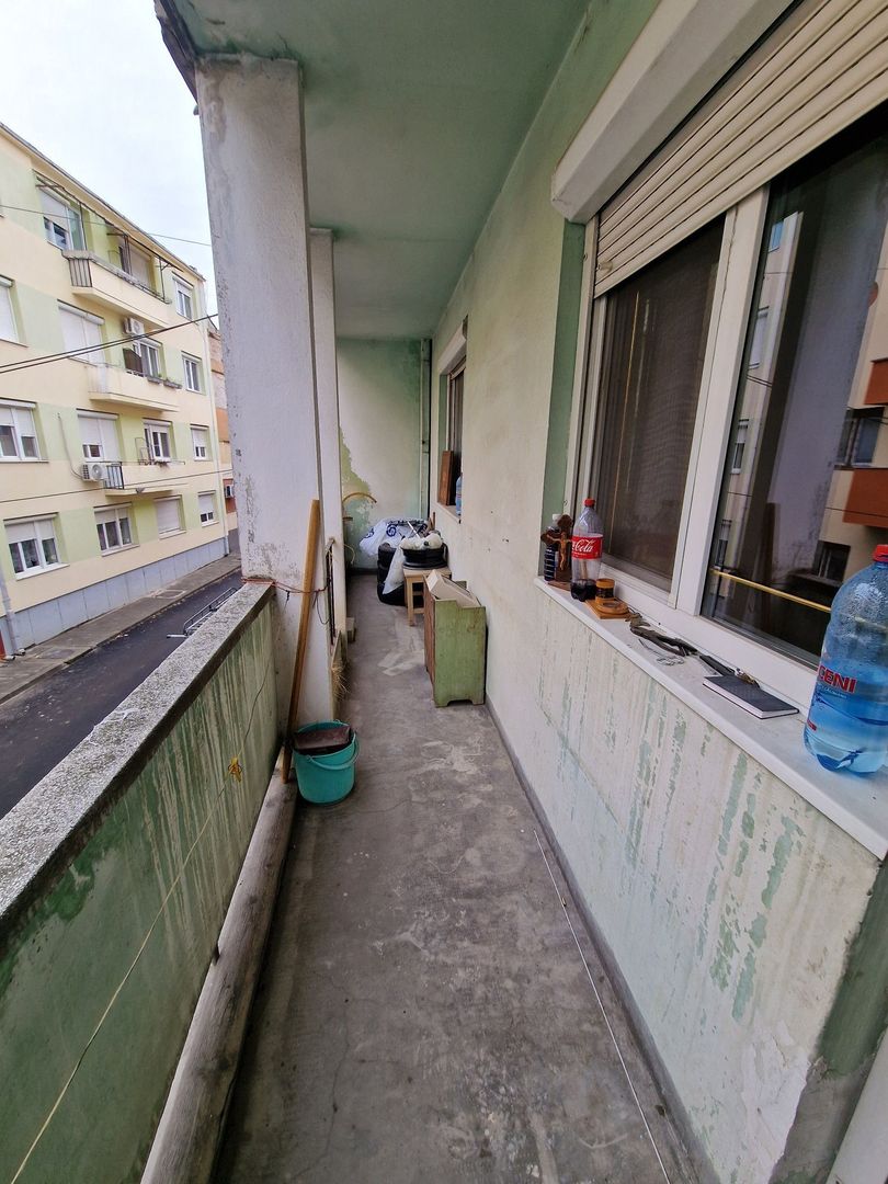 BRASADAS vinde ap 3 cam etaj 1/4 60mp in zona Ultracentrala. - Poză 3