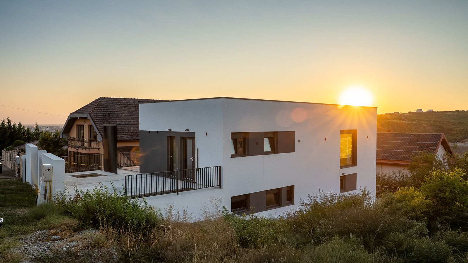 Vilă nouă design mediteranean, proiect deosebit și panoramă- 285.000 E - Poză 7