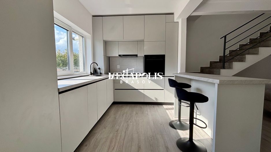 Duplex 4 camere | Prima închiriere | Curte Proprie | Sânpetru - Poză 2