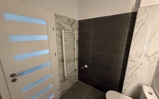 Disponibil imediat. Decomandat. Spatios - Poză 12