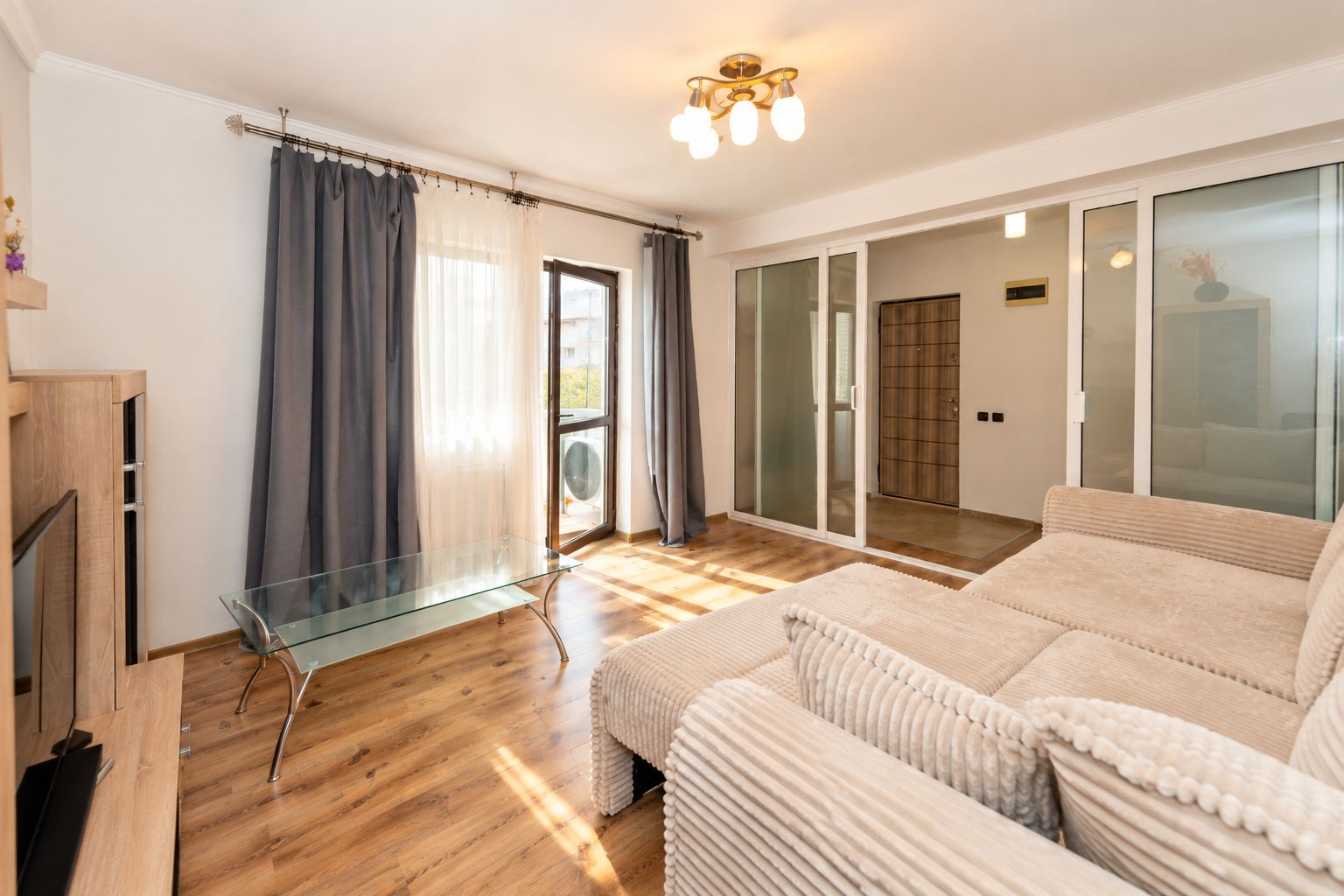 Apartament 2 camere de vanzare, 67mp mobilat, parcare, bloc cu 6 ap. - Poză 18