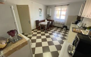 CASĂ SPAȚIOASĂ DE VÂNZARE ȘELIMBĂR - Poză 4