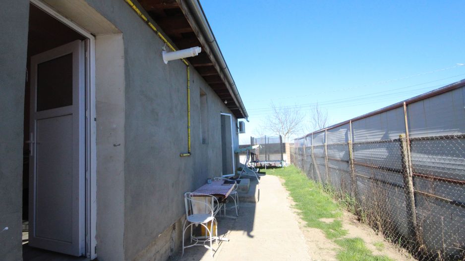 Casa individuala cu teren generos - Poză 3