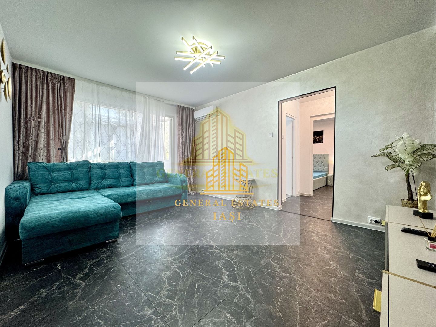 Vânzare apartament cu 2 camere 52 m.p. în Pod Roș - Poză 3