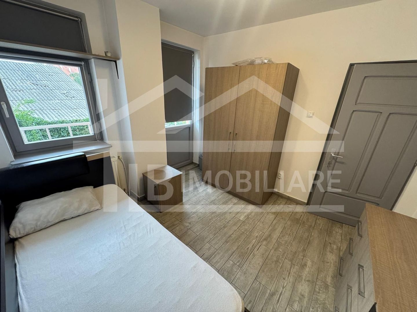 Apartament de 3 camere, decomandat, modern, 70mp, Zona UMFST - Poză 4