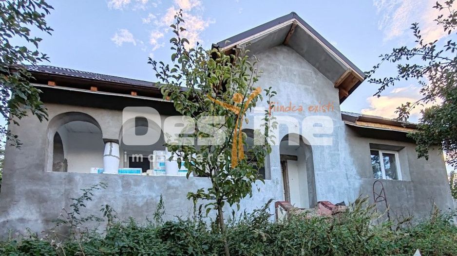 Imobil compus din casa si 1800mp teren in Suburbia Brodoc, judet Vaslui - Poză 8