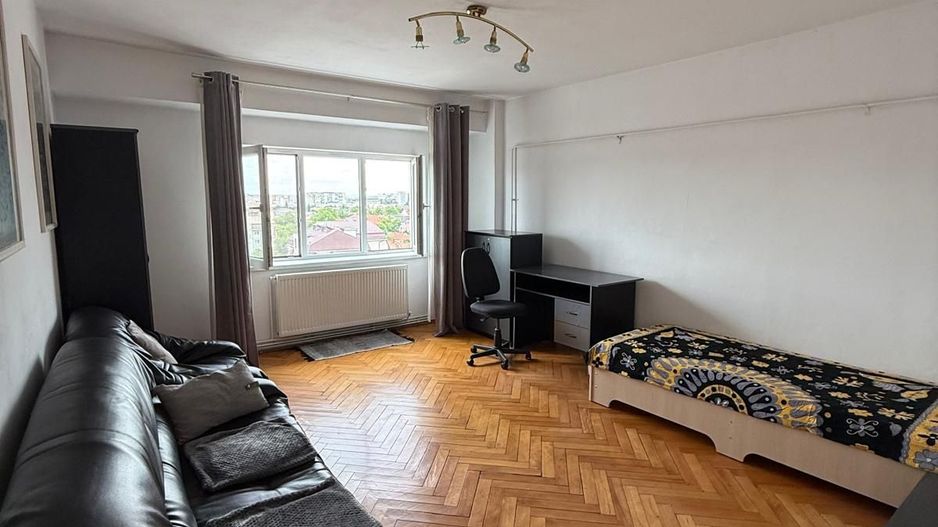 De inchiriat! Apartament spatios pe Nicolae Titulescu - Poză 2