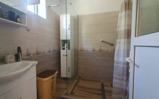 Casă spațioasă de vânzare în comuna Roșia .COMISION 0% - Poză 14