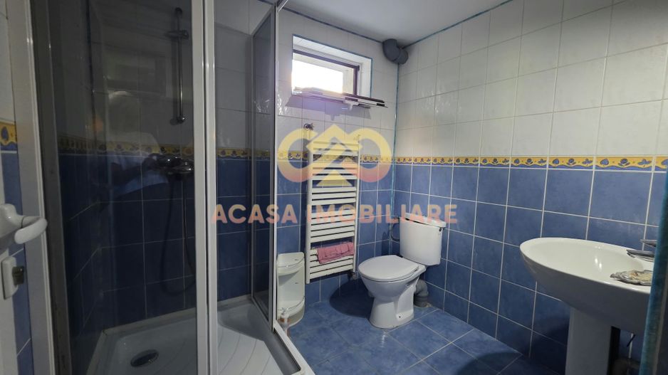 VILĂ SPAȚIOASĂ ÎN TĂTĂRAȘI | 450 MP | CURTE 400 MP - Poză 17
