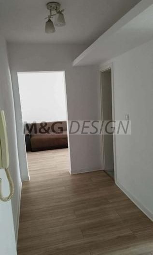 Apartament renovat zona Spital Judetean - Poză 1