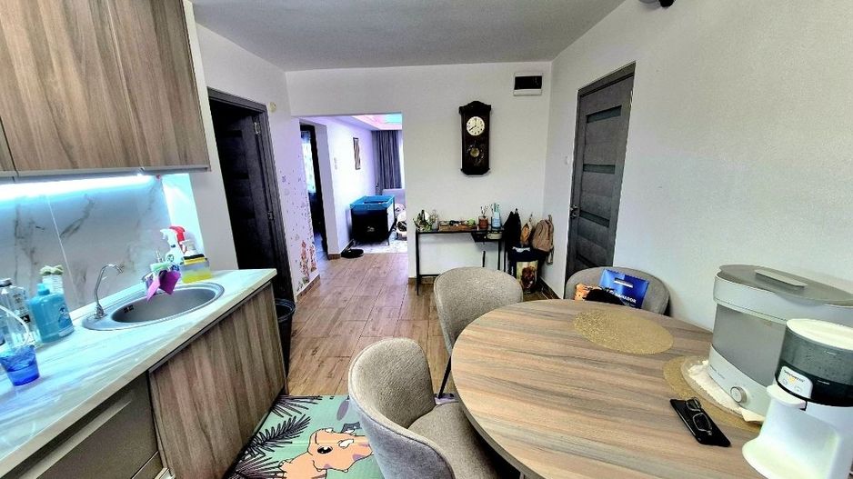 Ap decomandat 4 camere , 2 bai si 2 balcoane-zona Colentina bloc 1986 - Poză 1