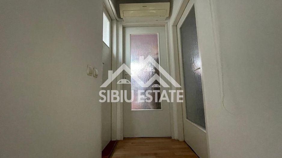 Apartament de vanzare, cu 4 camere,  82.4 mp. -Calea Cisnadiei (Ciresica) - Poză 17