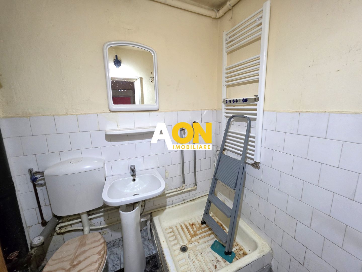 Apartament 4 camere, etaj 1, cu garaj si boxa, zona Scolii M. Eminescu - Poză 8