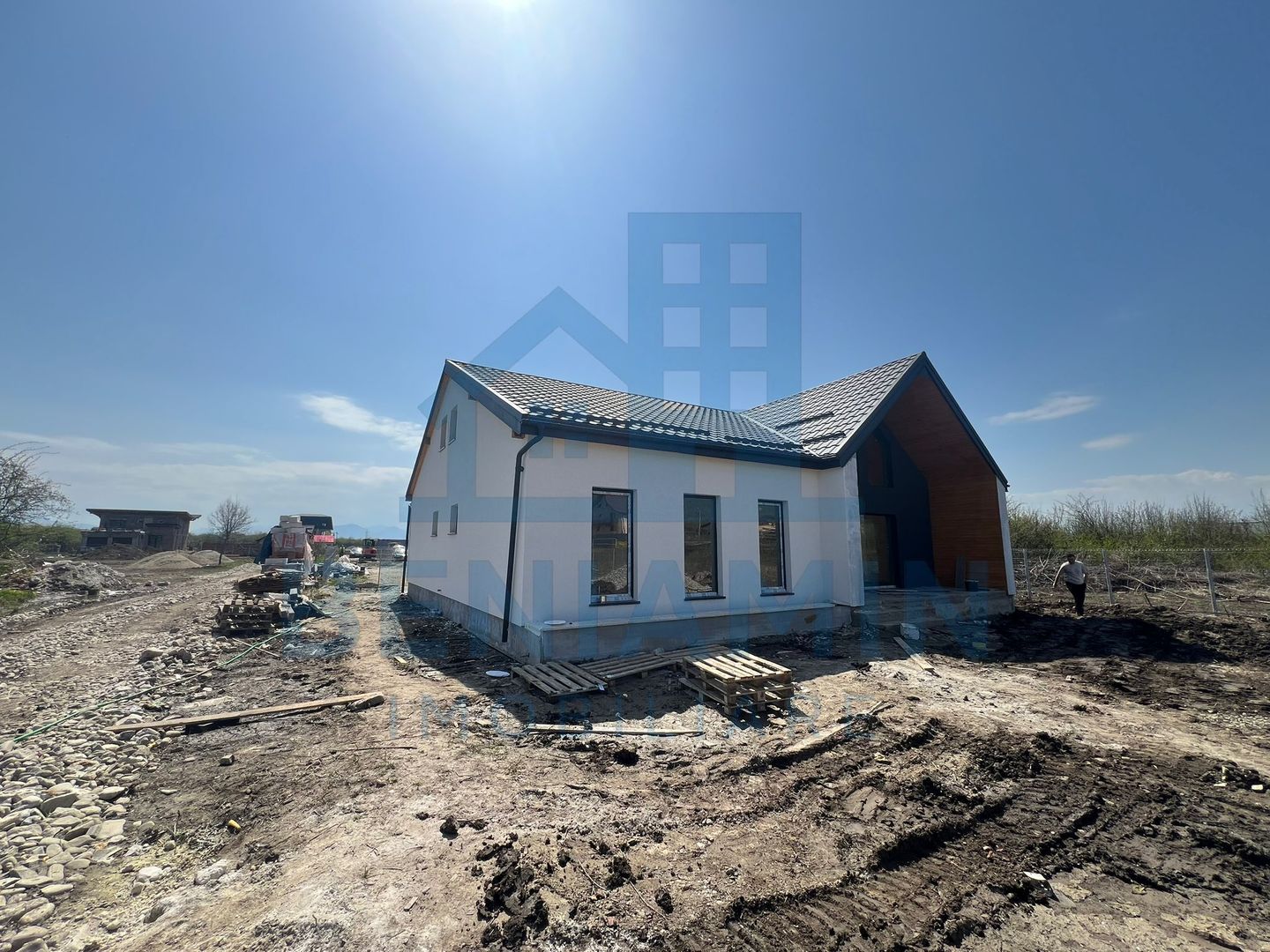 Casa-4 camere-170mp utili-723mp teren-Utilitati-Sanpetru-Harmanului - Poză 4