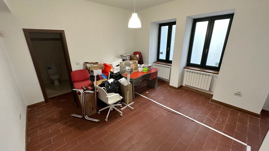 Spatiu de birouri - Unirii - 64 mp cu acces direct din str - Poză 5