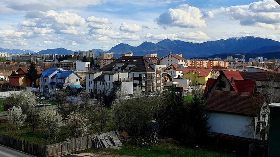 Exclusivitate, apartament pet friendly în zona Coresi, bloc nou - Poză 1