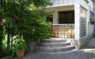 Casă / Vilă cu 7 camere de vânzare în Cornu - Poză 3