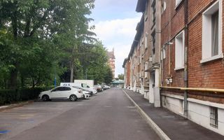 Apartament Renovat 2 Camere + Boxă 7 MP  Vedere Superbă spre Tâmpa - Poză 1