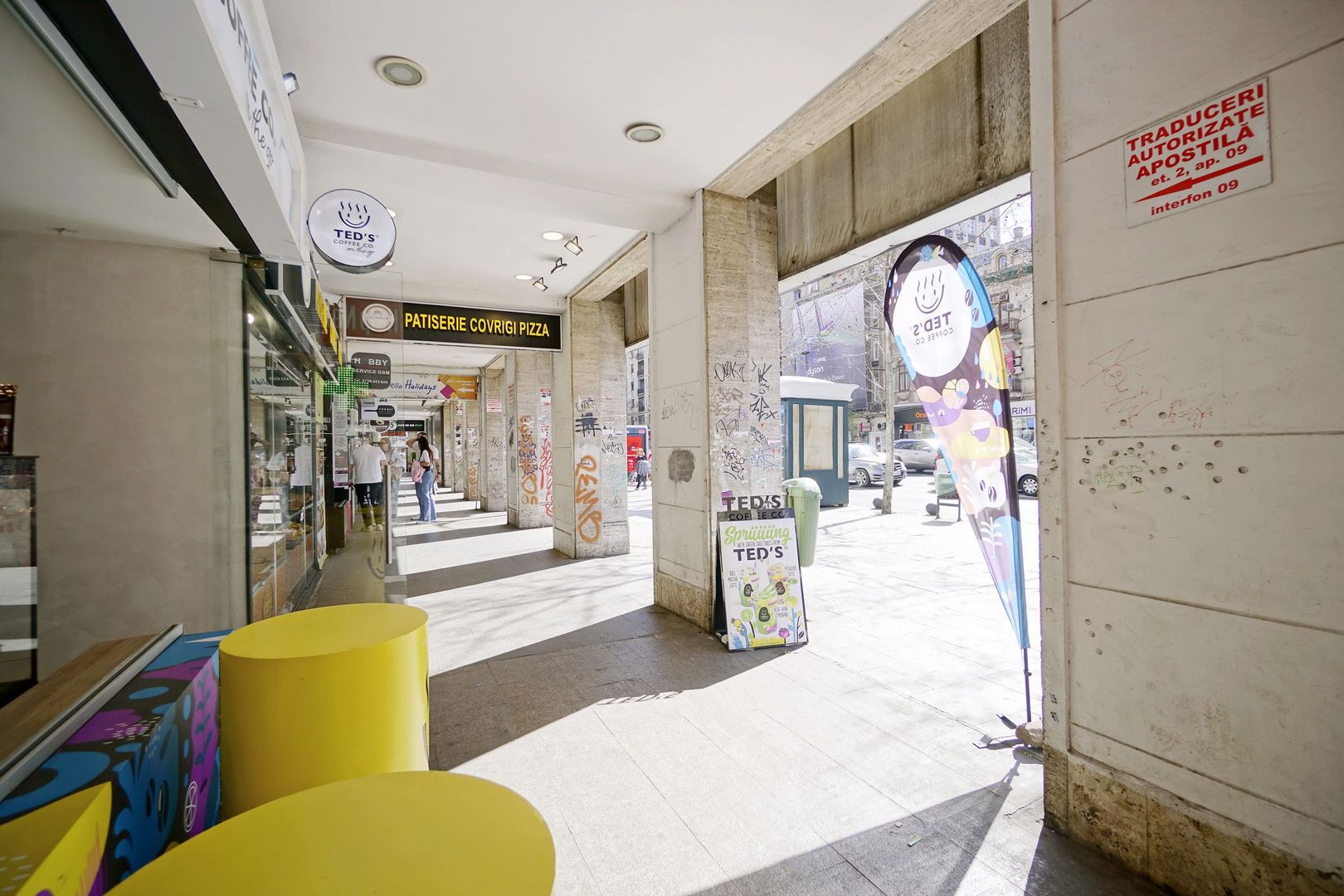 Spatiul comercial Piata Romana ,la coloane - Poză 4