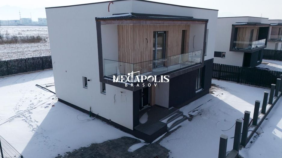 Casa Stil Mediteranean/ Intrare in Sanpetru - Poză 4