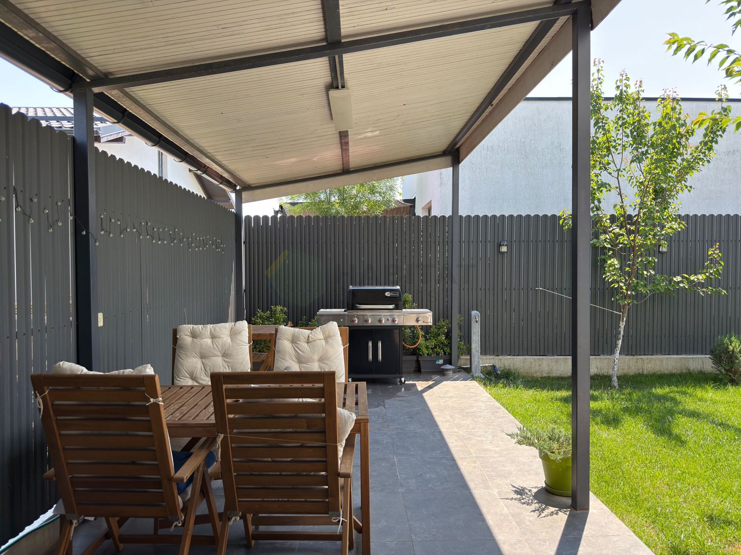 Casa pe parter cu 3 camere | Tunari | Mobilata si utilata - Poză 9