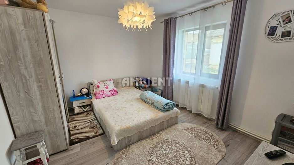 CASĂ individuală  P+M, teren 1400 mp, zona BRODOC; - Poză 7