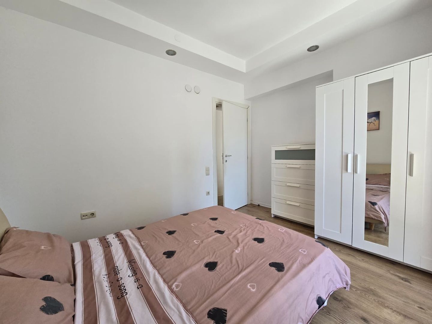 COSMOPOLIS - Apartament cu 2 camere tip studio, mobilat si utilat. - Poză 6