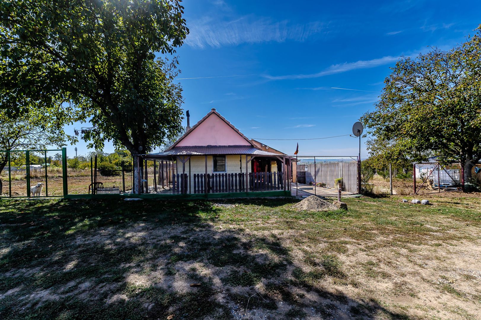 Casă cu teren generos și priveliște panoramică – Lipova - Poză 2