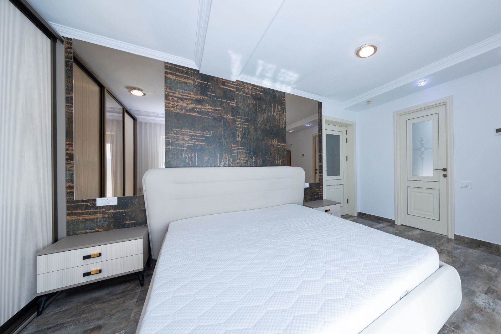 Casa 6 dormitoare+4 bai -1500 mp teren-Sacele - Poză 36