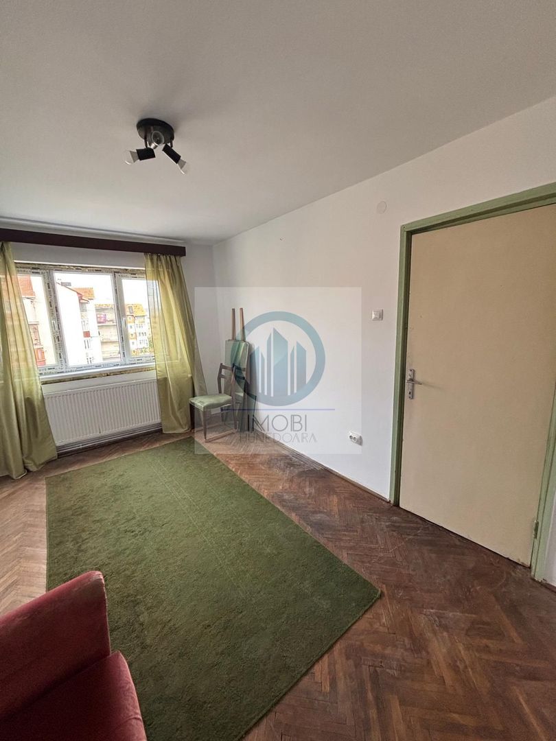 Apartament 2 camere decomandat situat Deva, strada Maraști etaj 4 - Poză 4