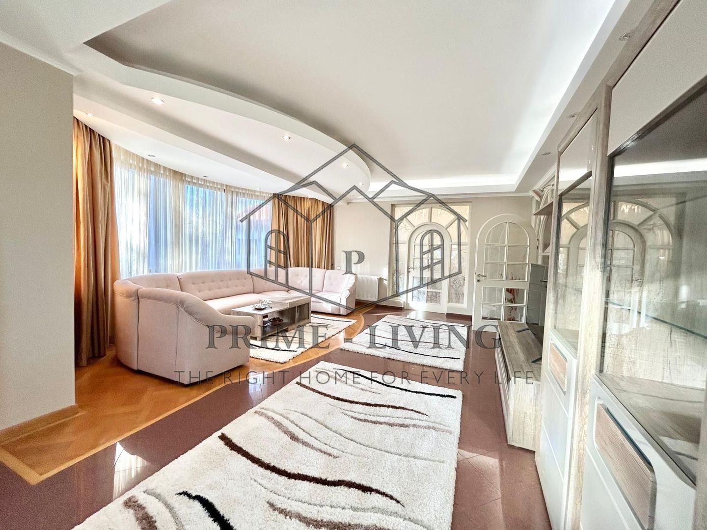 APARTAMENT SPATIOS CU 4 CAMERE LA INCHIRIERE LANGA PARCUL HERATSRAU - Poză 2