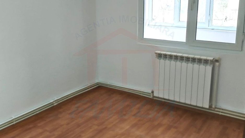 Apartament 4 camere semidecomandate, etaj 2 din 4  – Micro 39, Galați - Poză 3