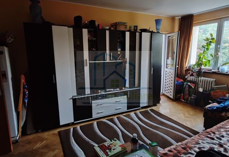 Vanzare Apartament 3 Camere Metrou Costin Georgian - Poză 2