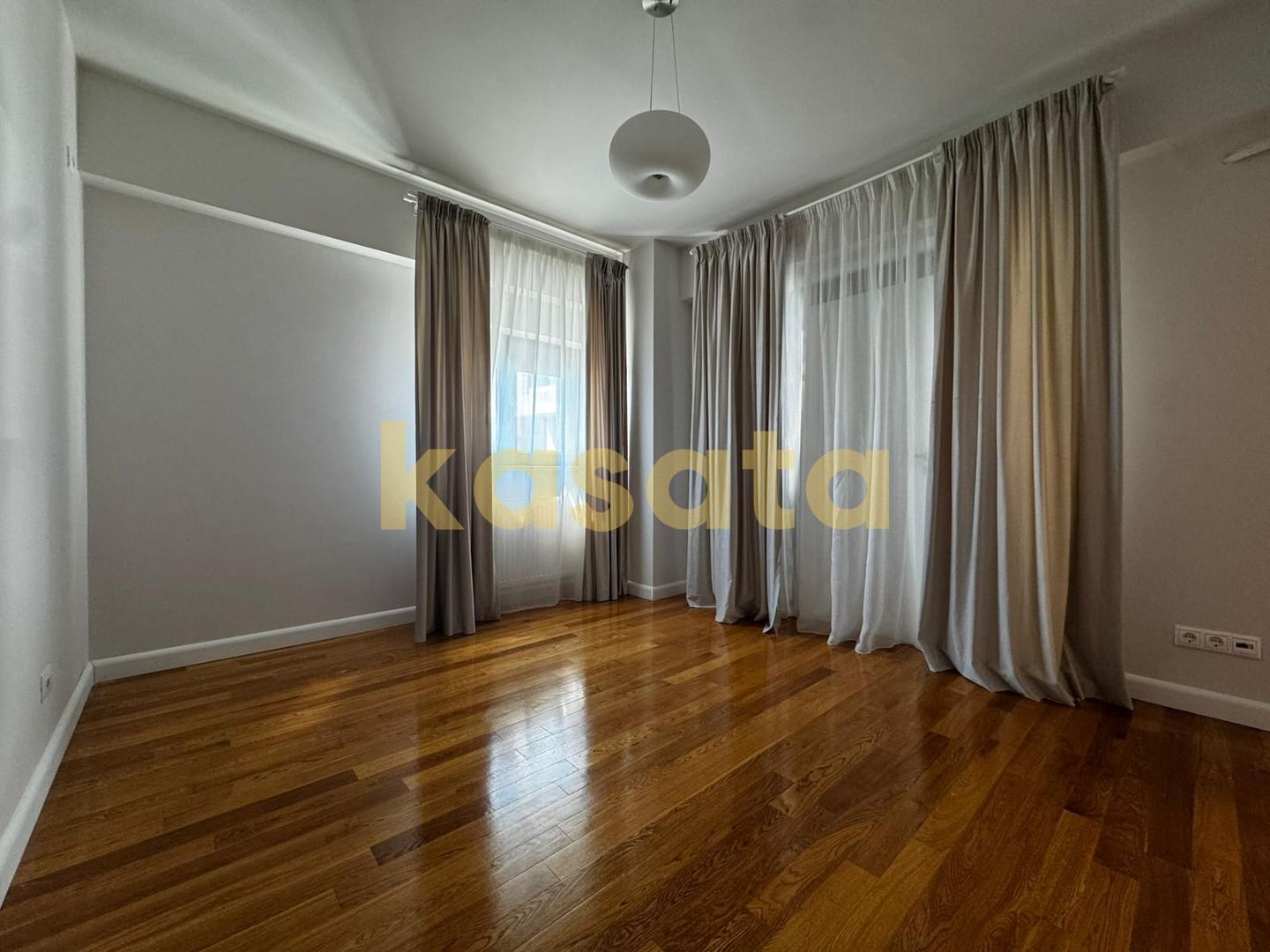 Apartament 4 camere | Premium | Upground | Panoramic Lake & City Views - Poză 11