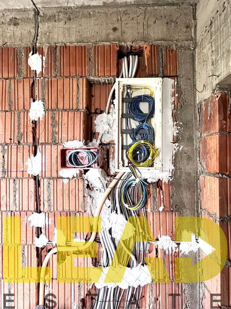 Oportunitate investitionala, Casa la rosu in Cristian! - Poză 14