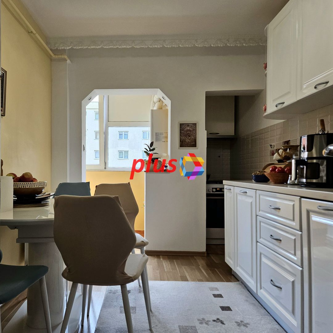 Apartament cu patru camere, zona Calea Bucuresti - Judetean 100 MP - Poză 7