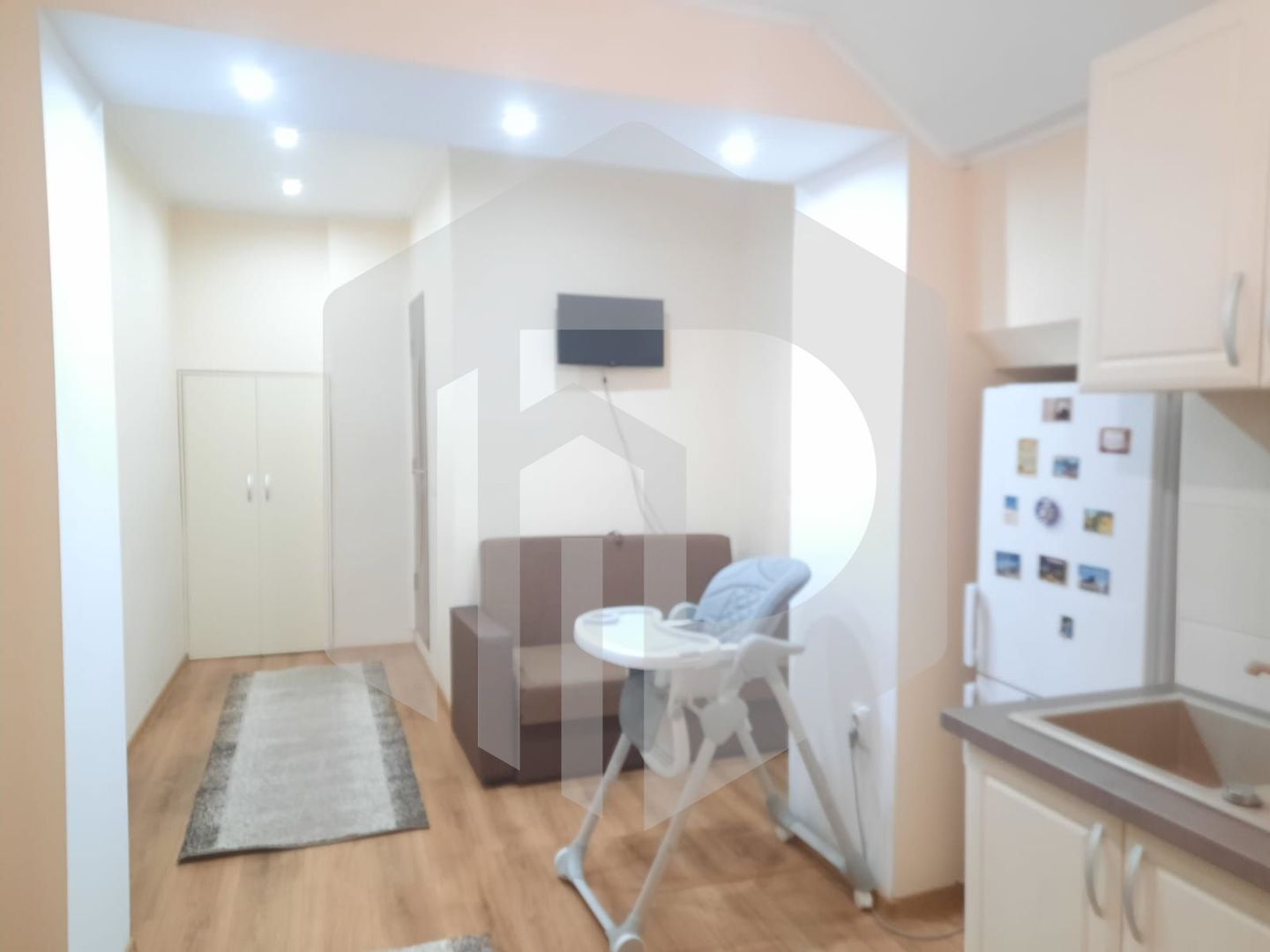 Apartament 2 camere in zona 9 Mai/ Renovat complet+ Pivnita+ curte - Poză 7