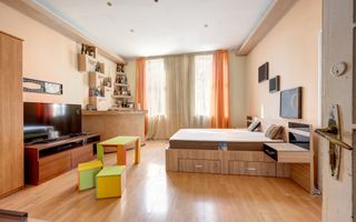 Proprietate in vila, etaj, partial renovat - Pasajul Unirii - 154 mp - Poză 9