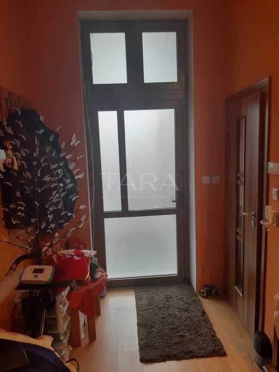 Apartament de Vânzare – 3 Camere, Zona UMF, Cu Curte! - Poză 2