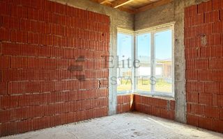 Casa la rosu  cu 4 camere de vanzare in Santandrei - Poză 15