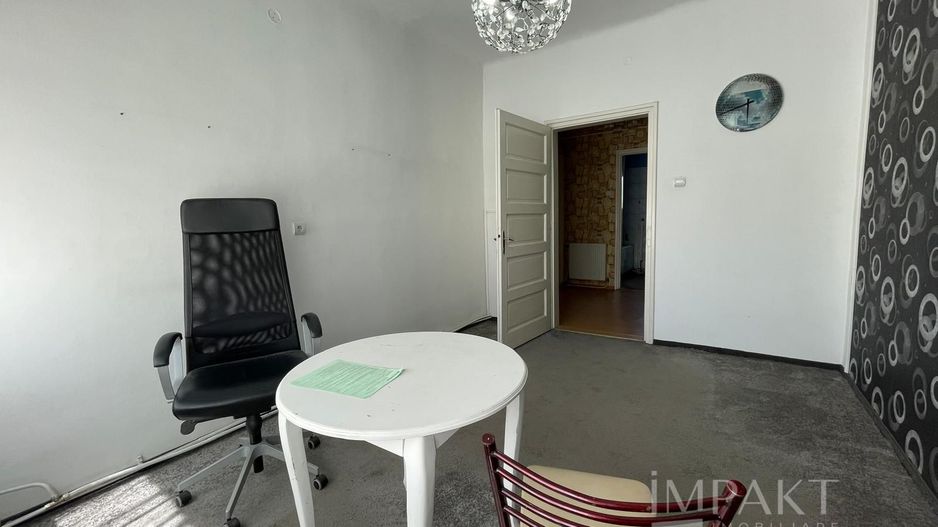 Birou sau locuință! 3 camere decomandate, zona semicentrala! - Poză 2