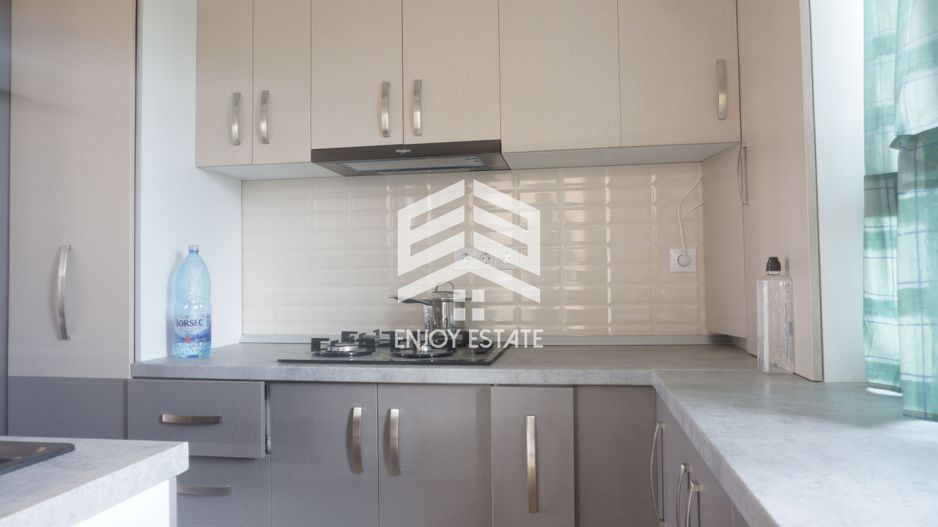 Apartament pe 3 niveluri, terasa, curte si 2 locuri parcare - Poză 7